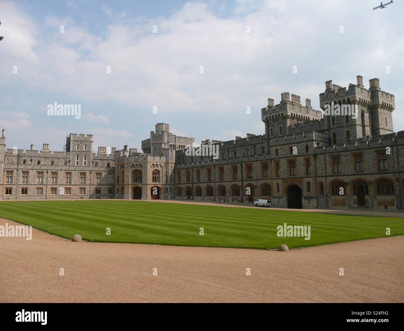Windsor castle grounds hires stock photography and images Alamy