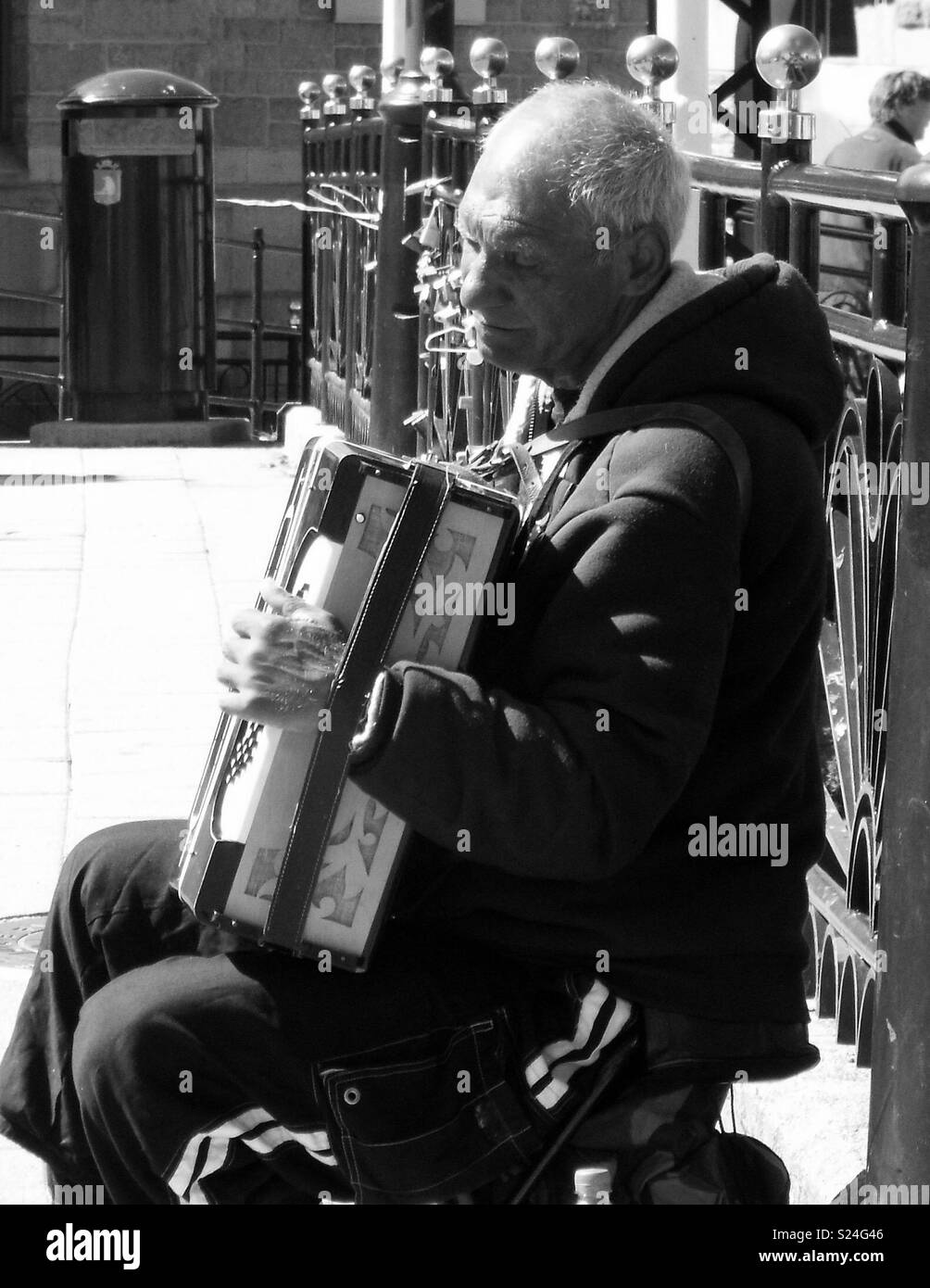 Accordion player buskers Stock Photo Alamy