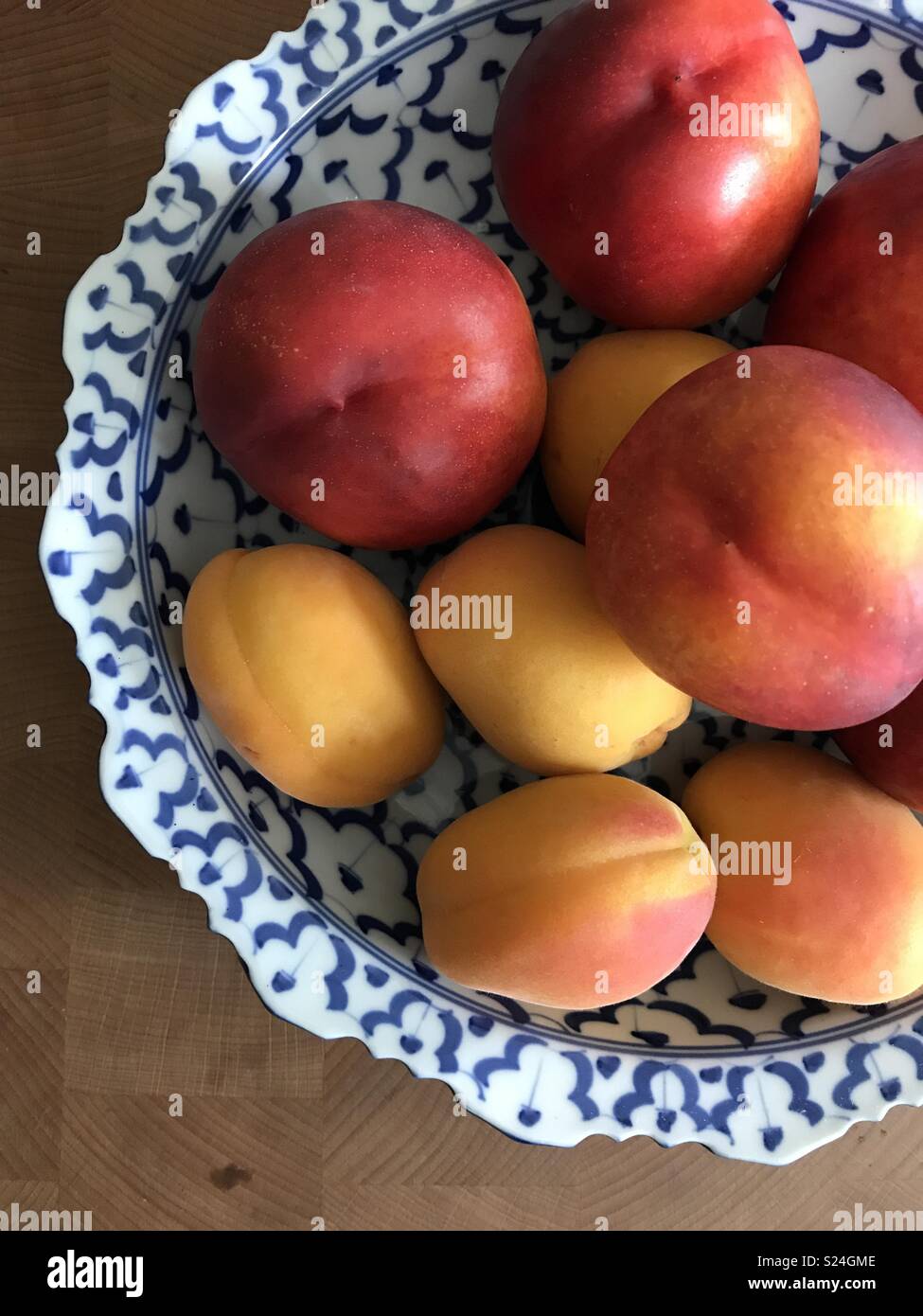 Summer fruit nectarines and apricots Stock Photo