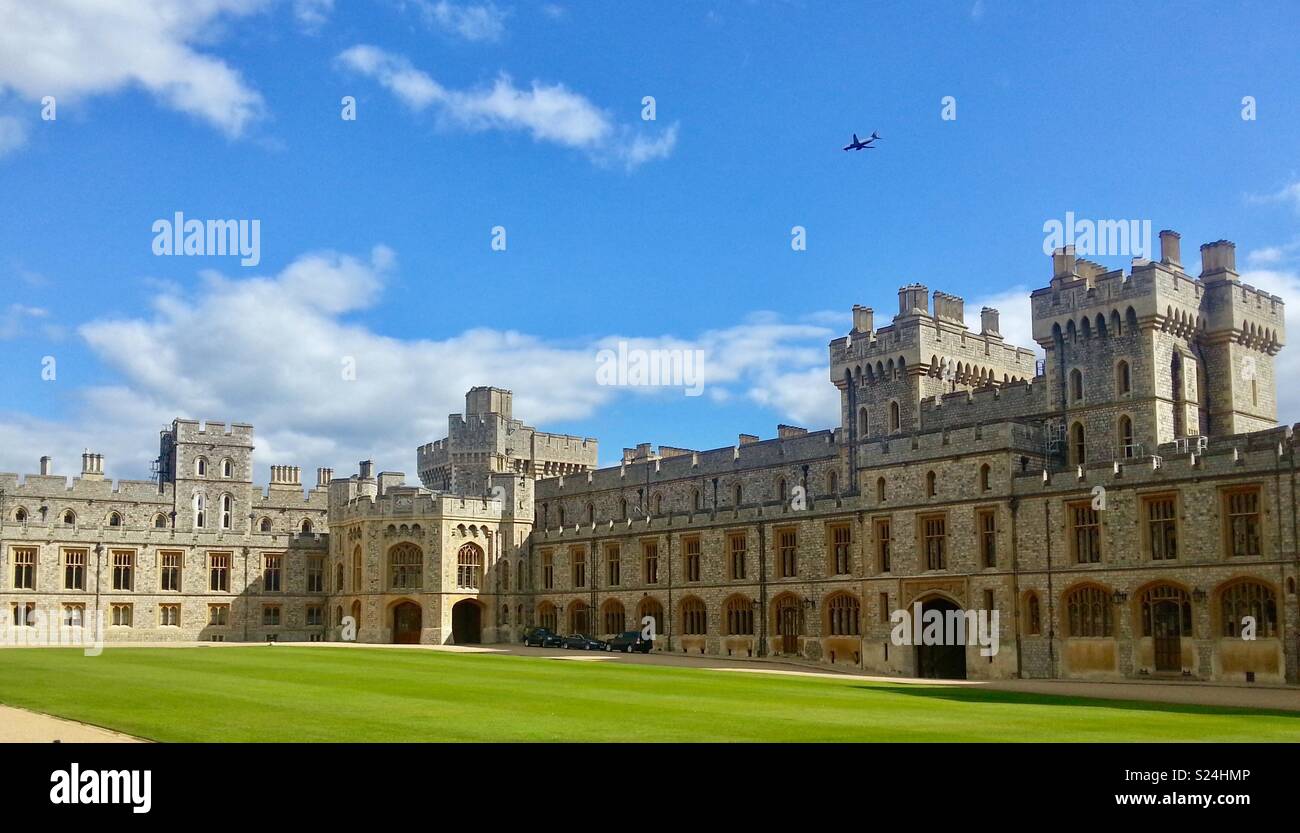Windsor castle grounds hires stock photography and images Alamy
