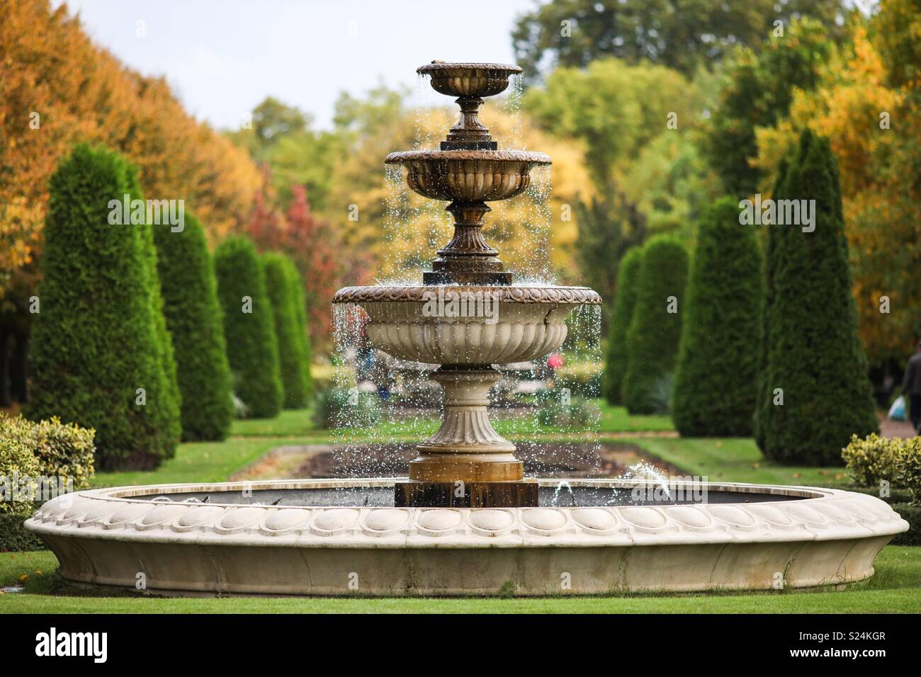 Fountain In Regent S Park Stock Photo Alamy