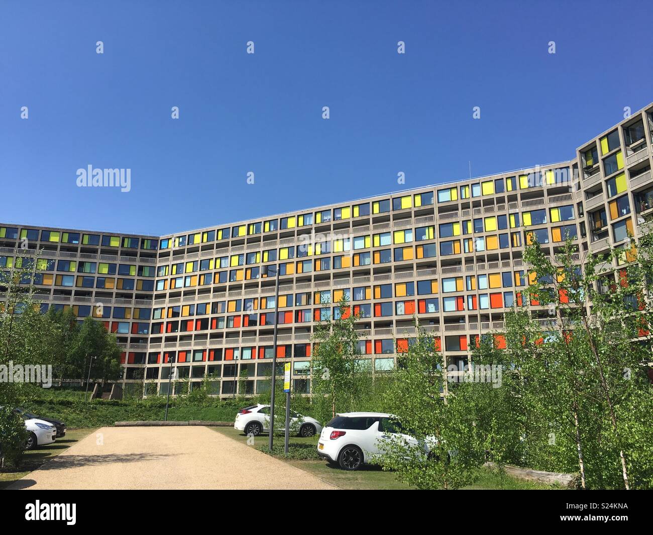 Park Hill flats, Sheffield. Recently refurbished section on a sunny day Stock Photo Alamy