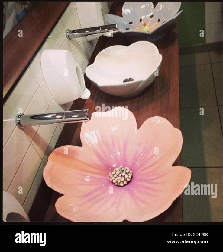 Flower sinks at Dobbies garden centre Stock Photo Alamy