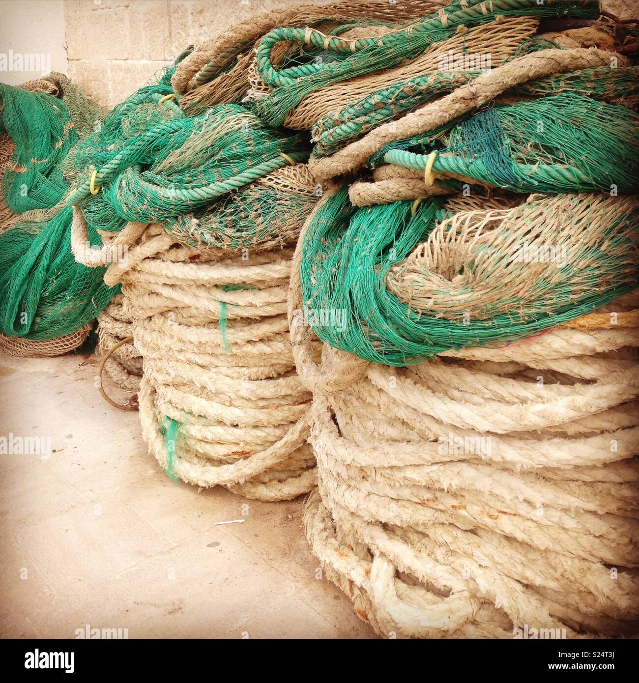 Rope netting hi-res stock photography and images - Alamy