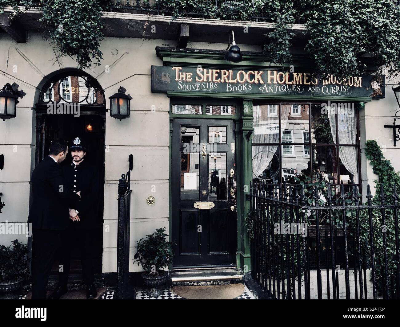 Sherlock Holmes museum in London Stock Photo - Alamy
