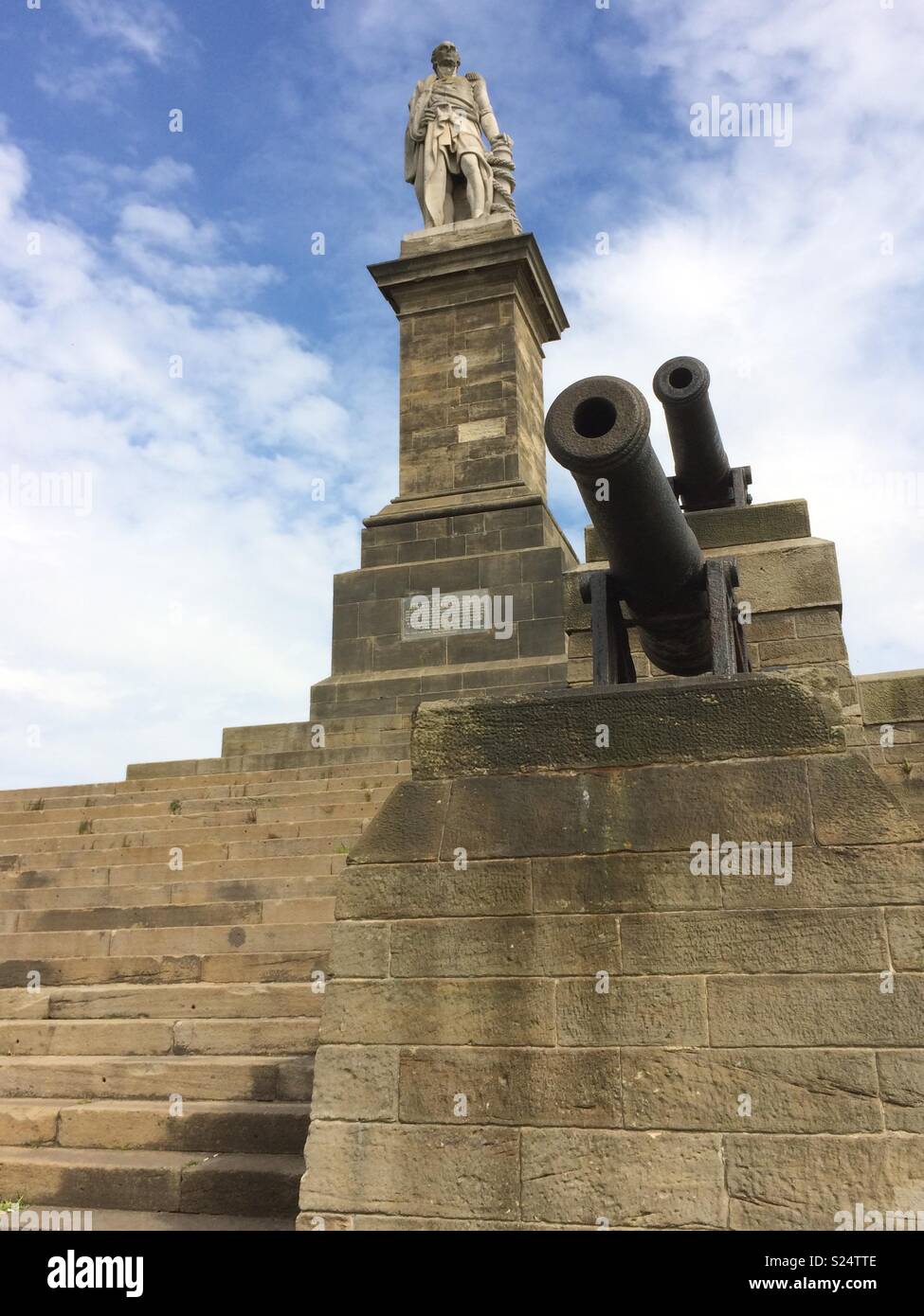 Lord collingwoods memorial statue tynemouth Stock Photo Alamy