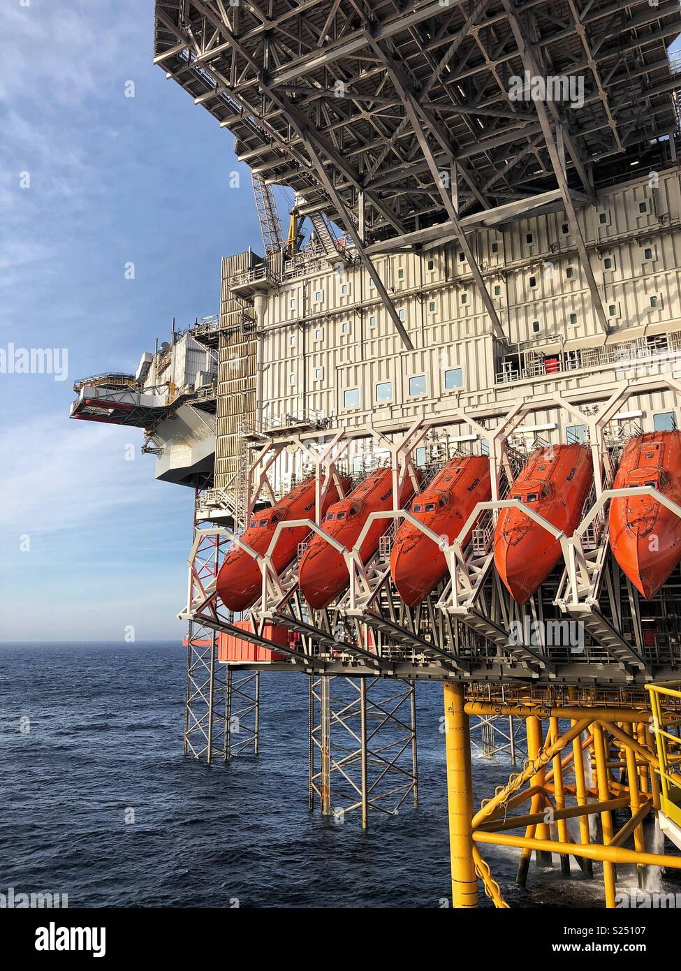 Mariner A platform North Sea oil rig: credit Lee Ramsden / Alamy Stock Photo