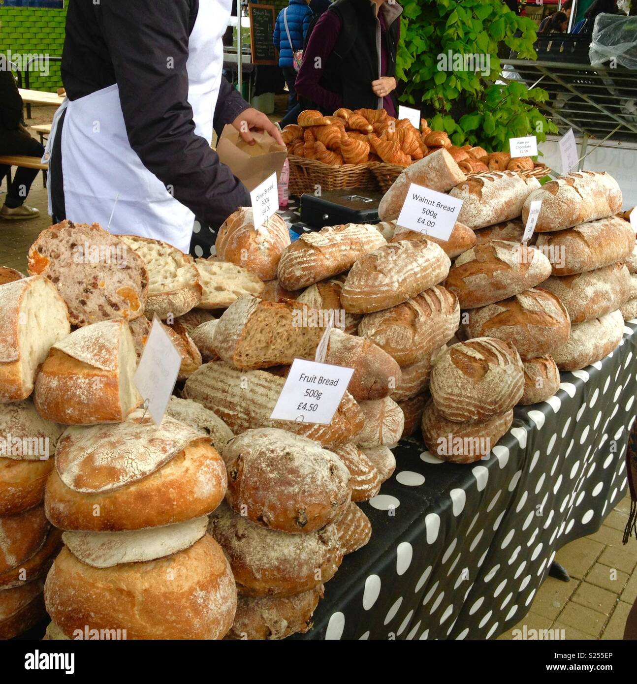 Fresh Bread in West Hampstead Farmers' Markets London Stock Photo Alamy