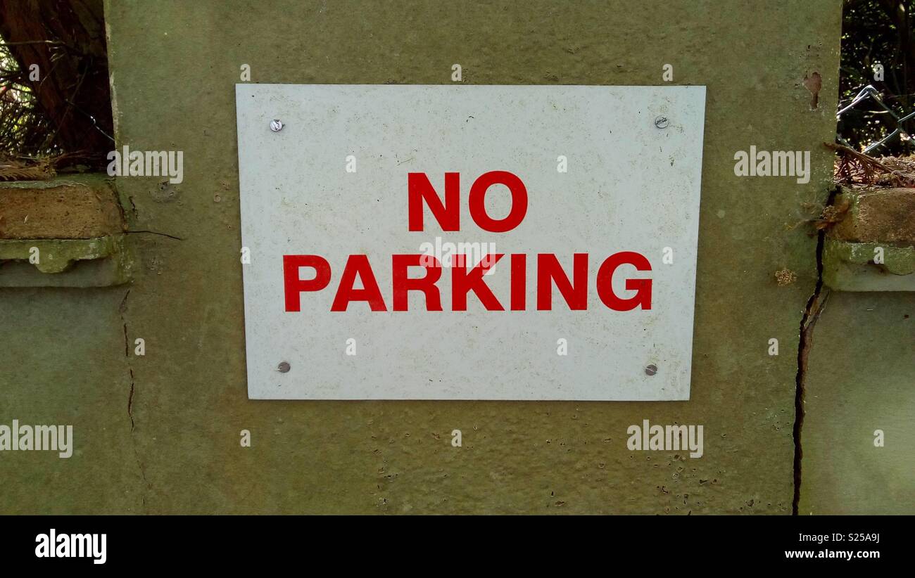 No parking sign warning hi-res stock photography and images - Alamy