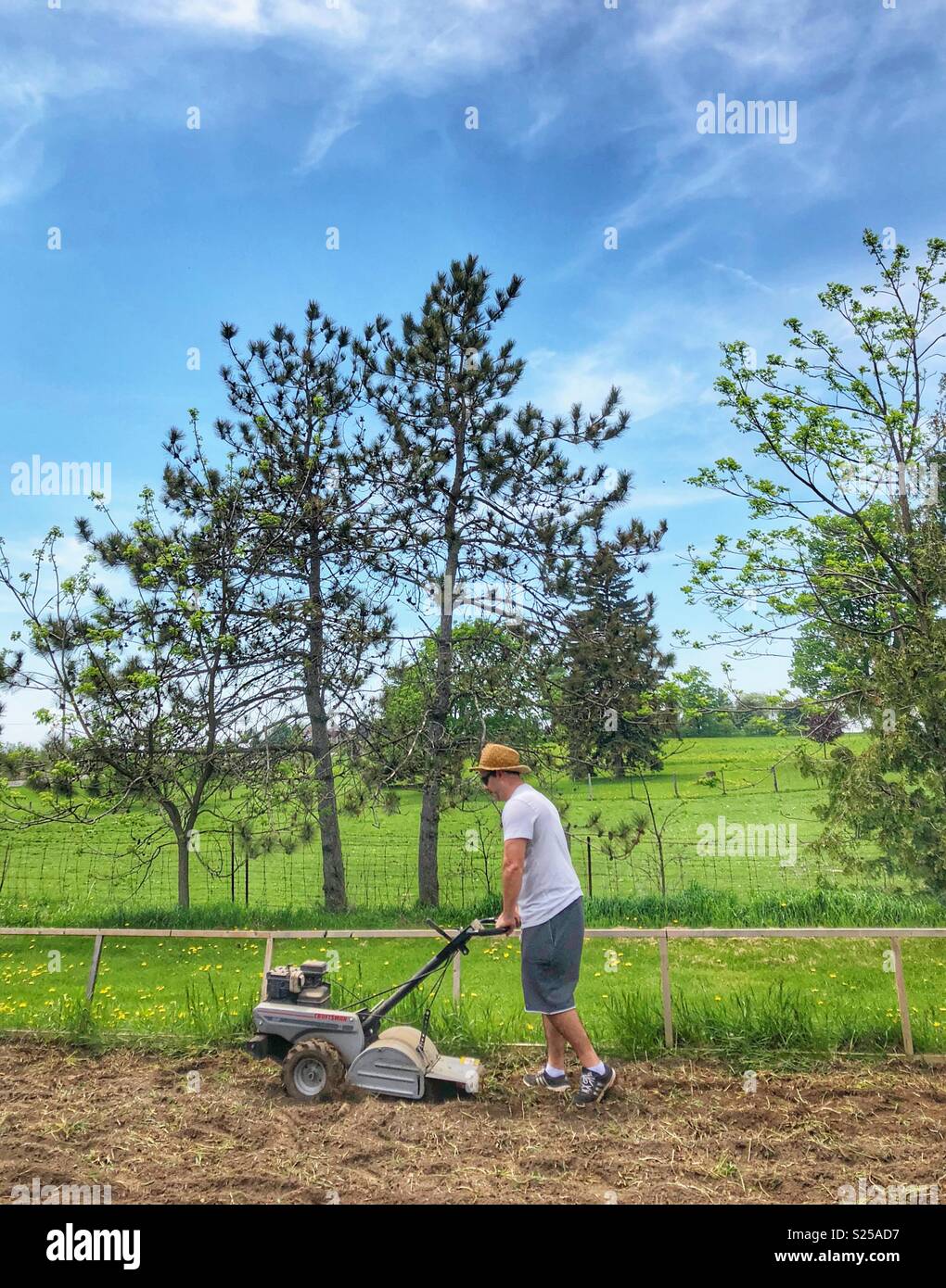 Garden tiller hires stock photography and images Alamy