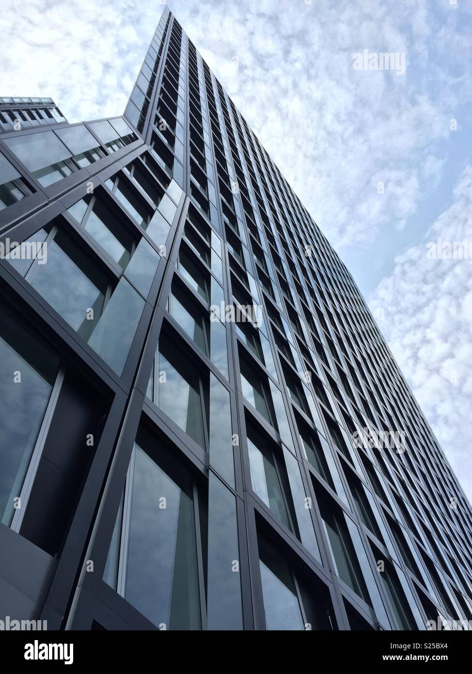 Side of skyscraper Stock Photo - Alamy