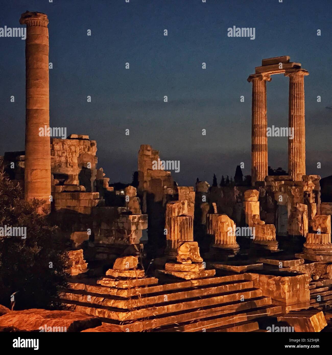 Apollo temple of Didima at sunset, Didim Turkey Stock Photo Alamy