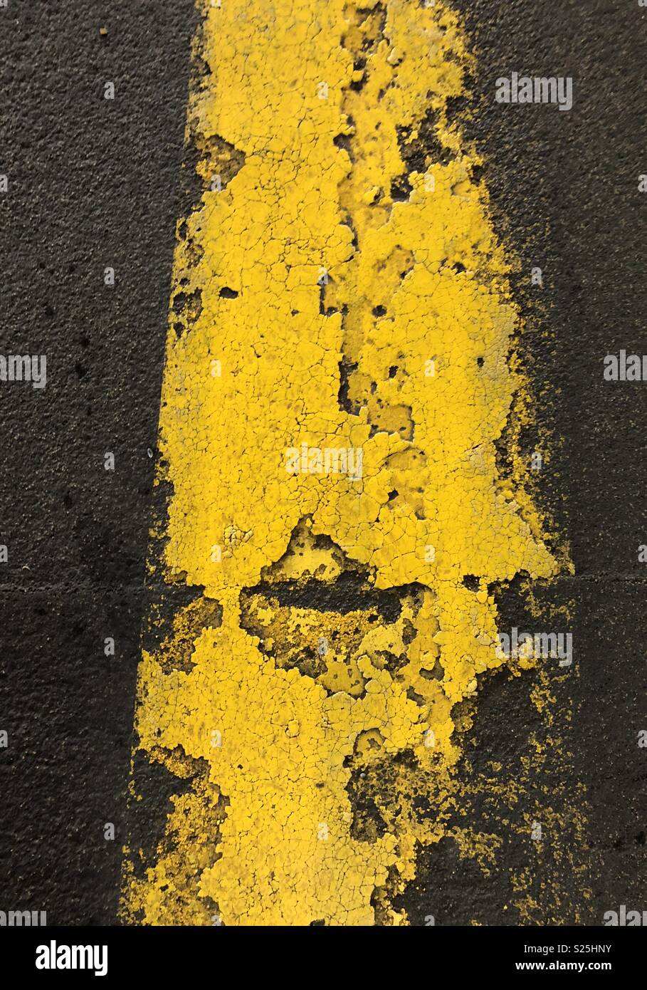 Yellow road marking Stock Photo Alamy