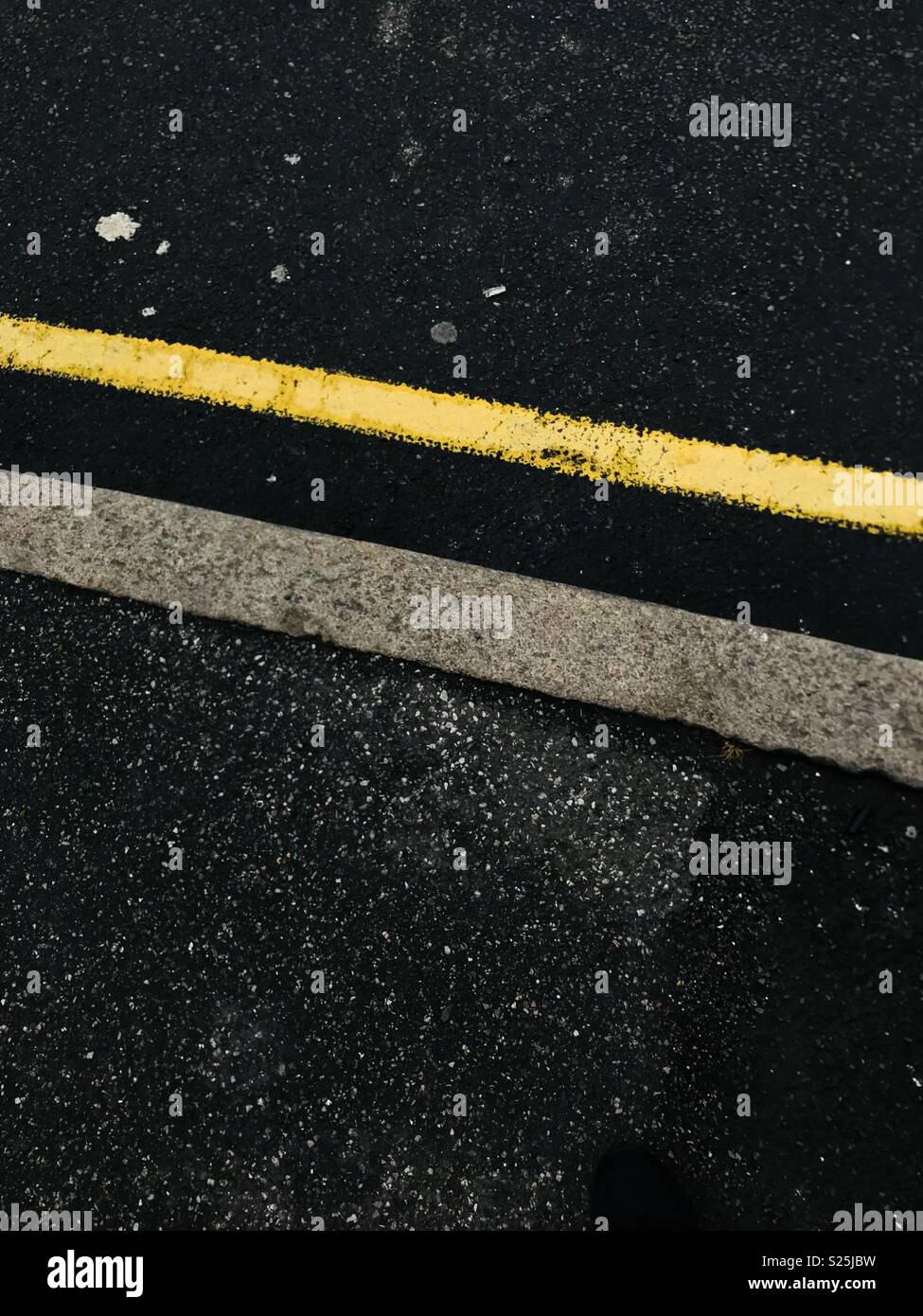 Road curb hires stock photography and images Alamy