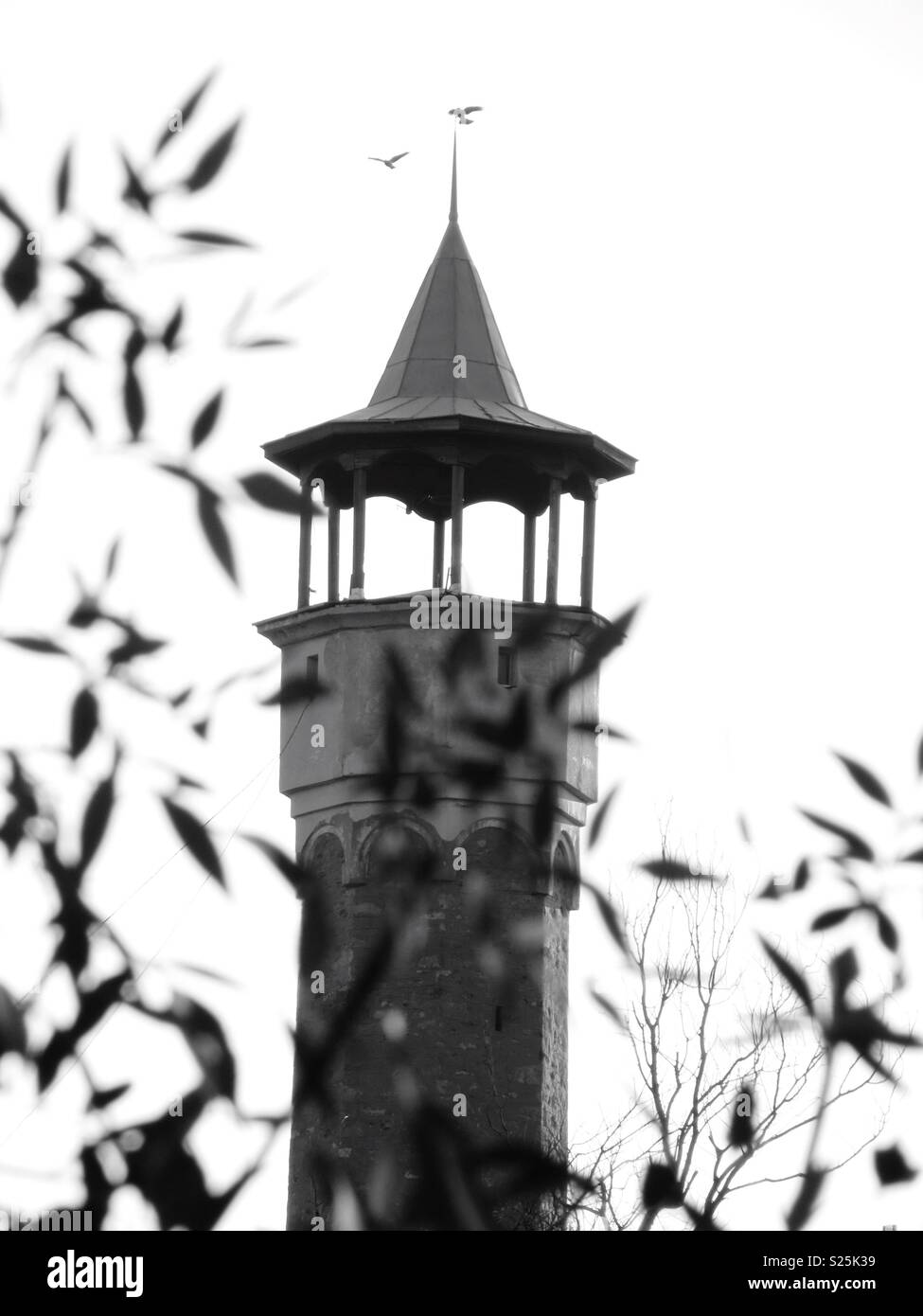 Black and white tower hi-res stock photography and images - Alamy