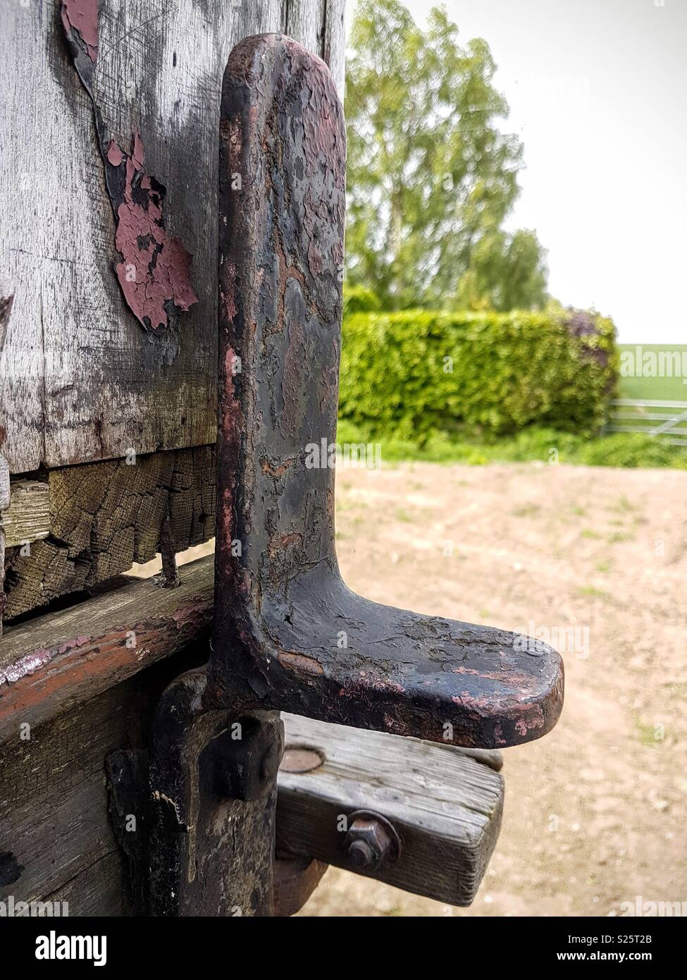 Metal bracket hires stock photography and images Alamy