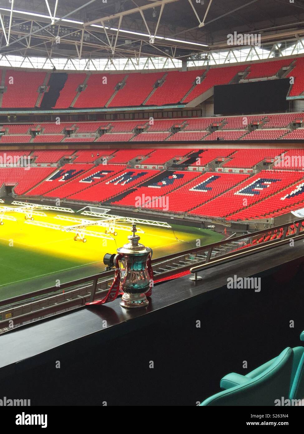 Wembley Stadium with the FA cup Stock Photo - Alamy