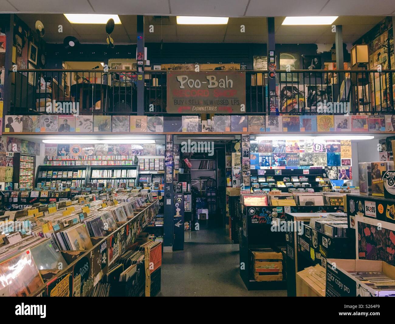Vintage Record Store High Resolution Stock Photography and Images Alamy