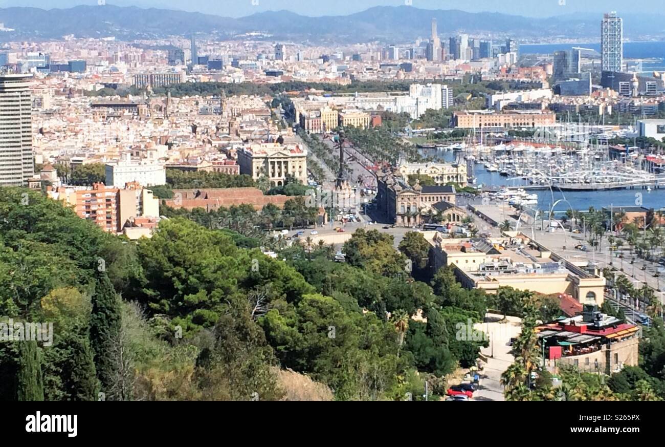 Barcelona skyline cruise ship hi-res stock photography and images - Alamy