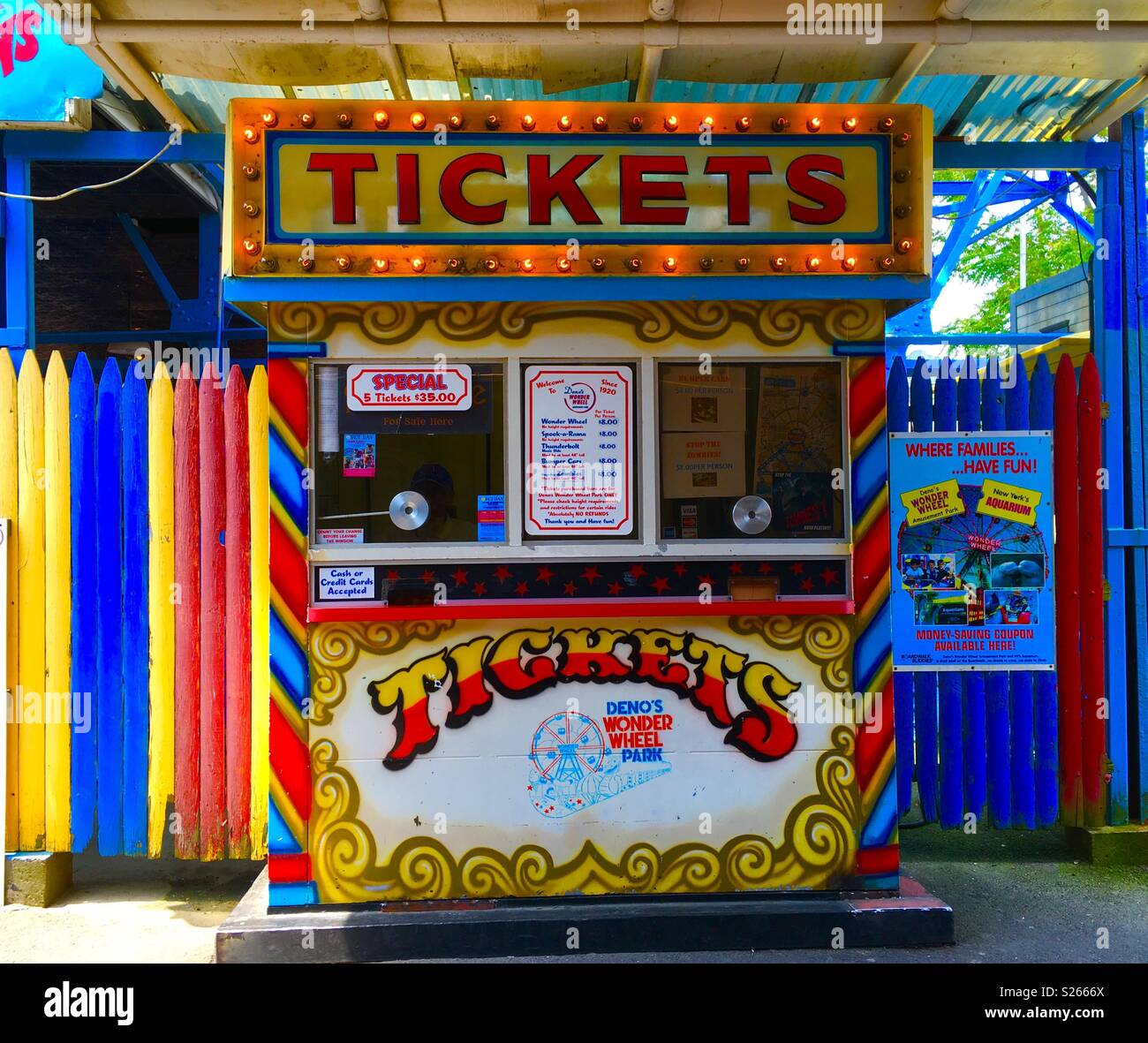 Definition & Meaning of Ticket booth