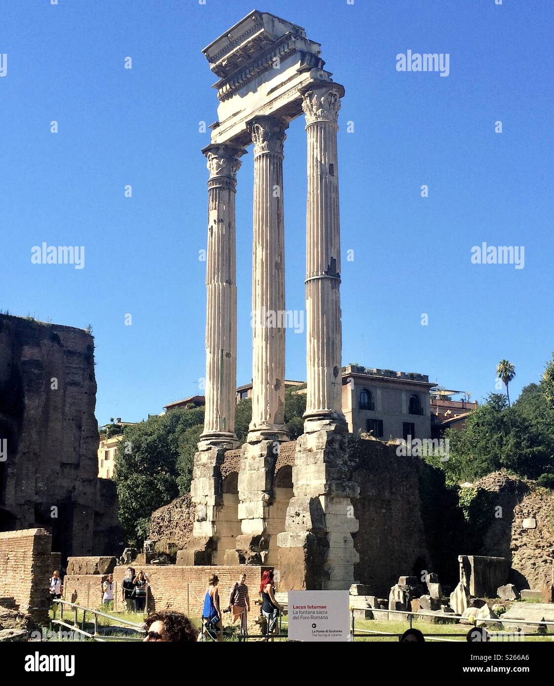 Roman pillars columns hi-res stock photography and images - Alamy