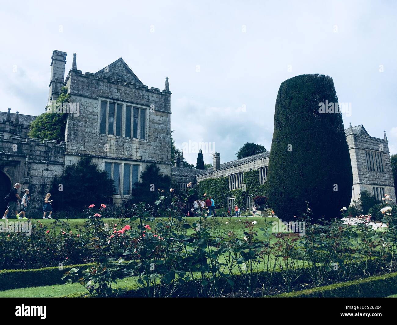 National trust manor house hi-res stock photography and images - Alamy