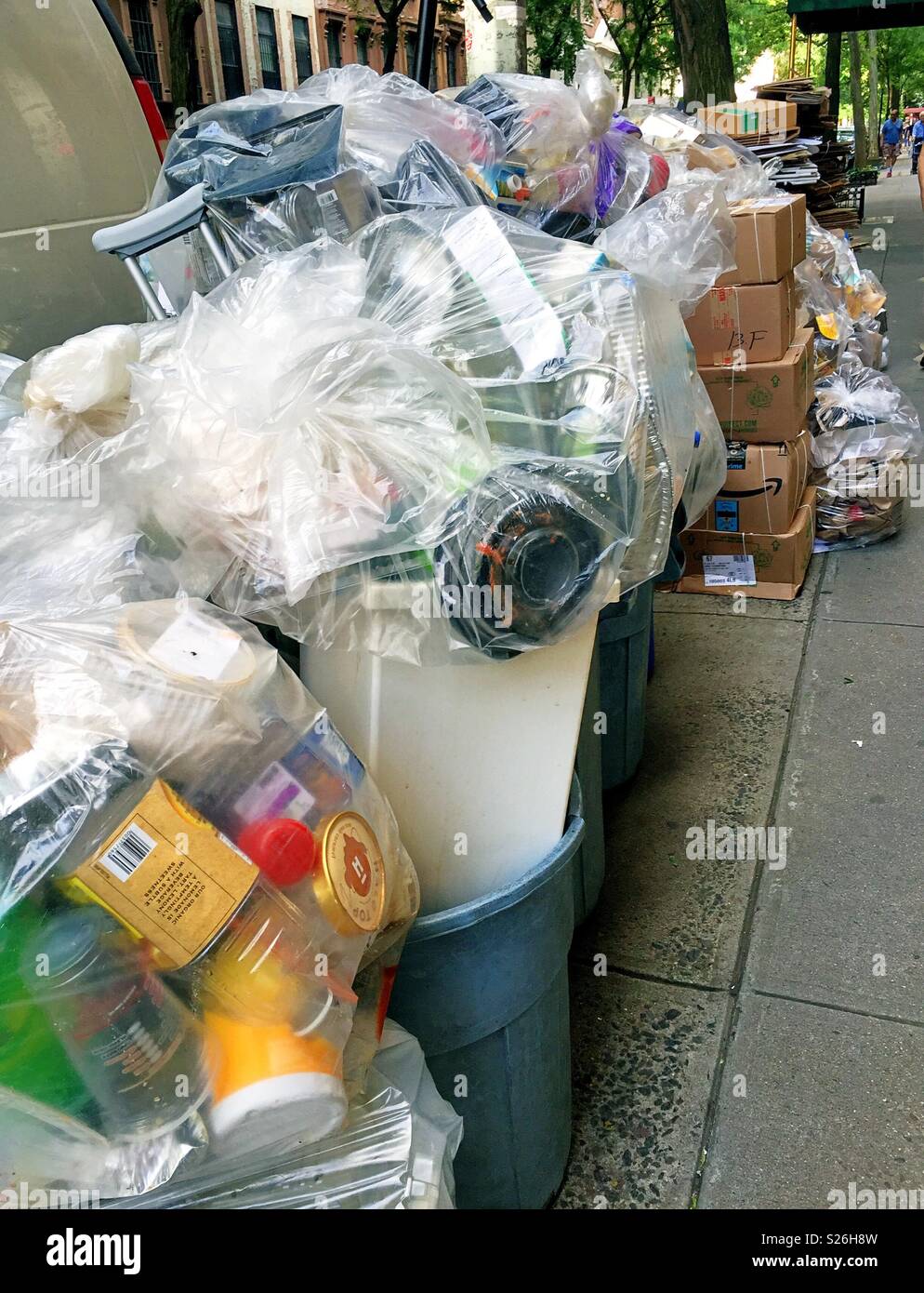 Nyc trash hires stock photography and images Alamy