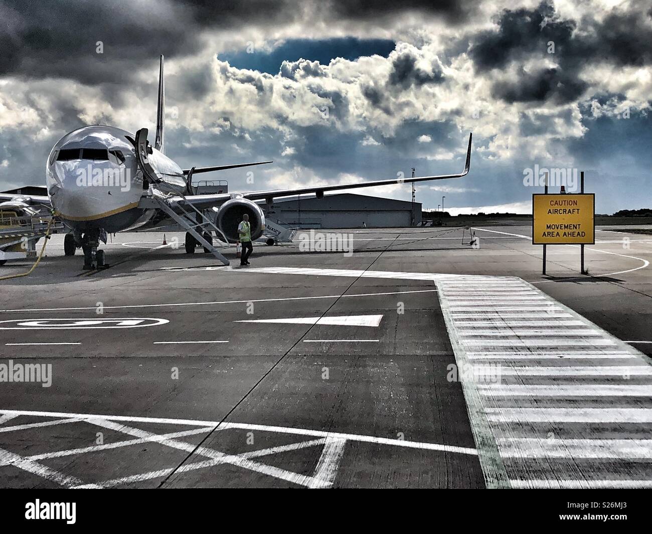 Boeing ramp hi-res stock photography and images - Alamy