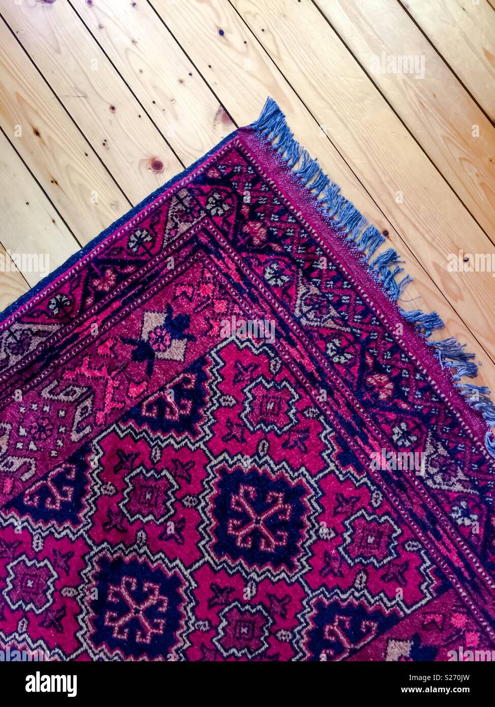 Knotty pine hires stock photography and images Alamy