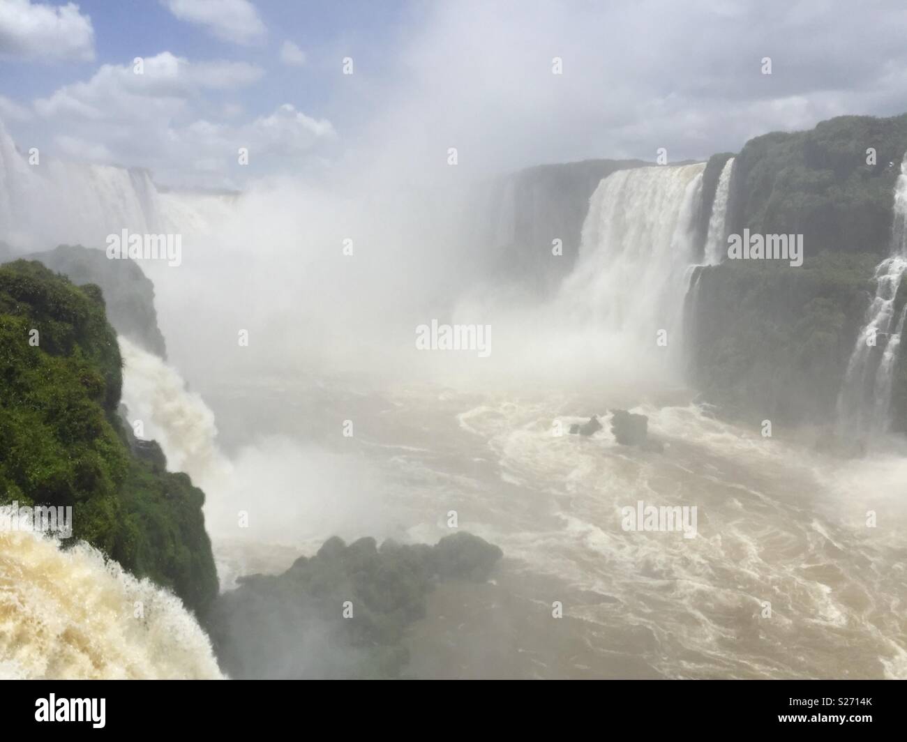 Bucket waterfall hi-res stock photography and images - Alamy