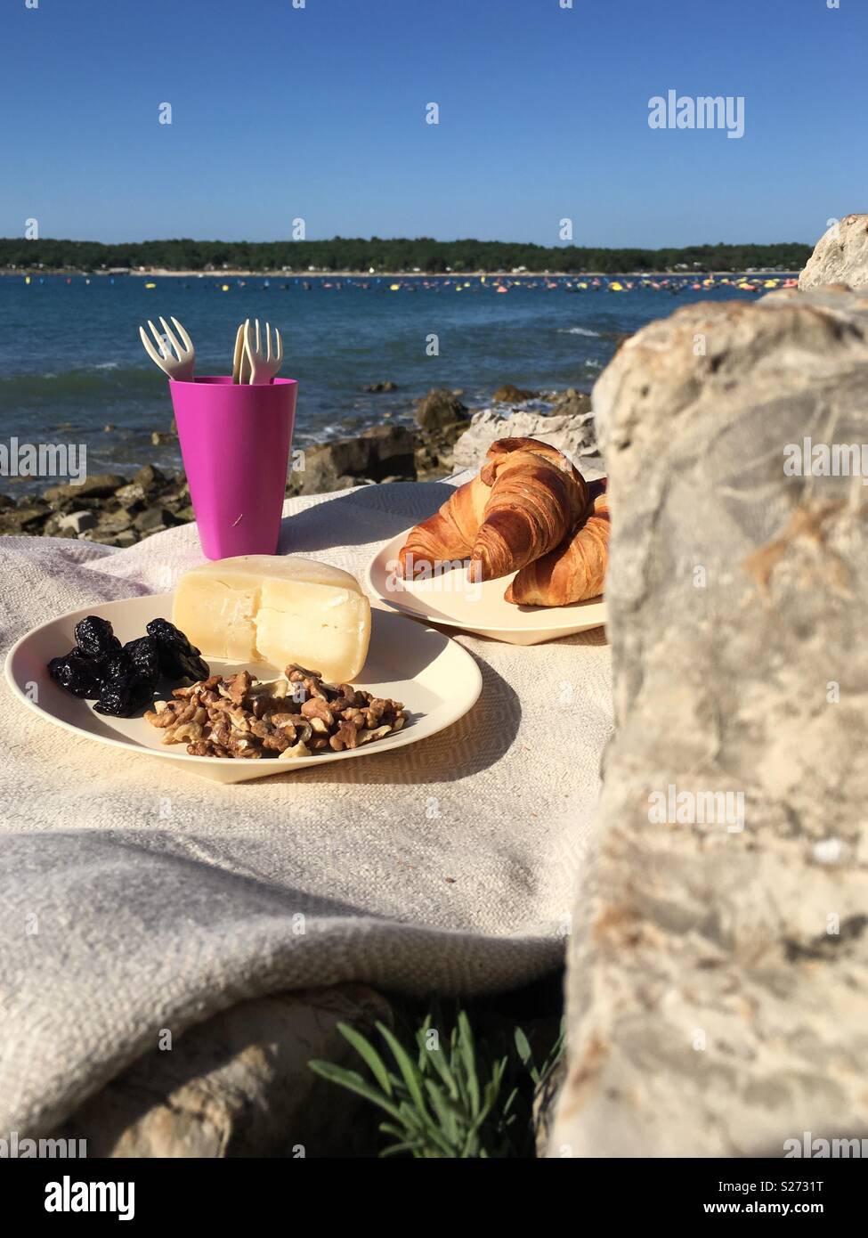 Picnic at seaside Stock Photo Alamy