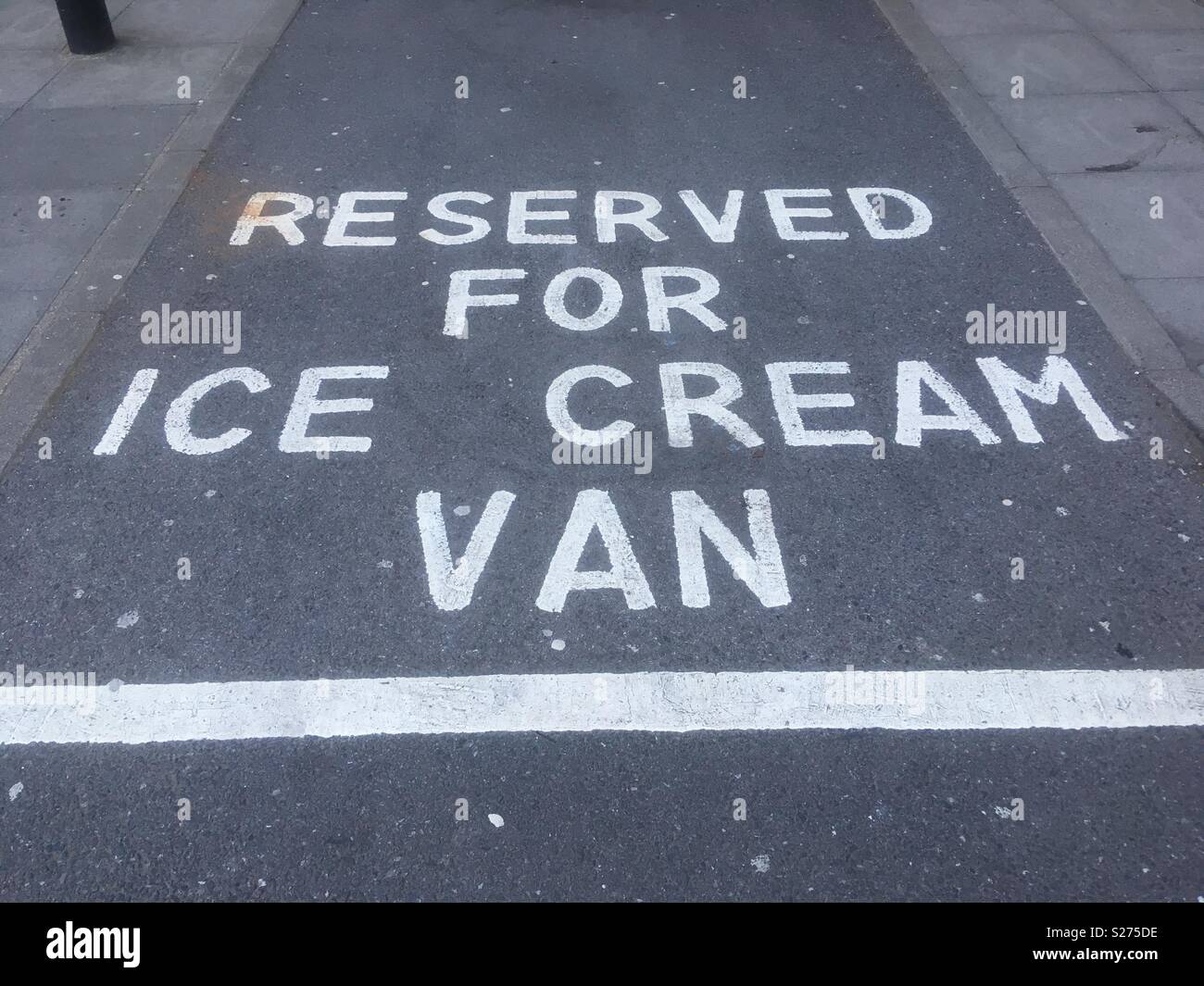 Ice cream van in car hires stock photography and images Alamy