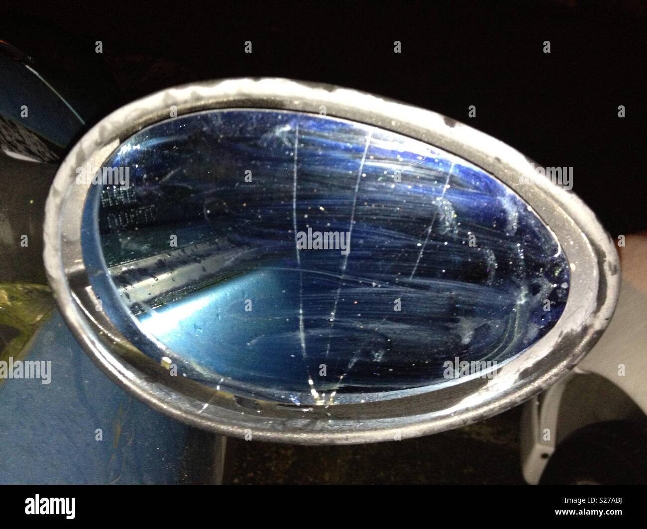 Wing mirror broken hires stock photography and images Alamy