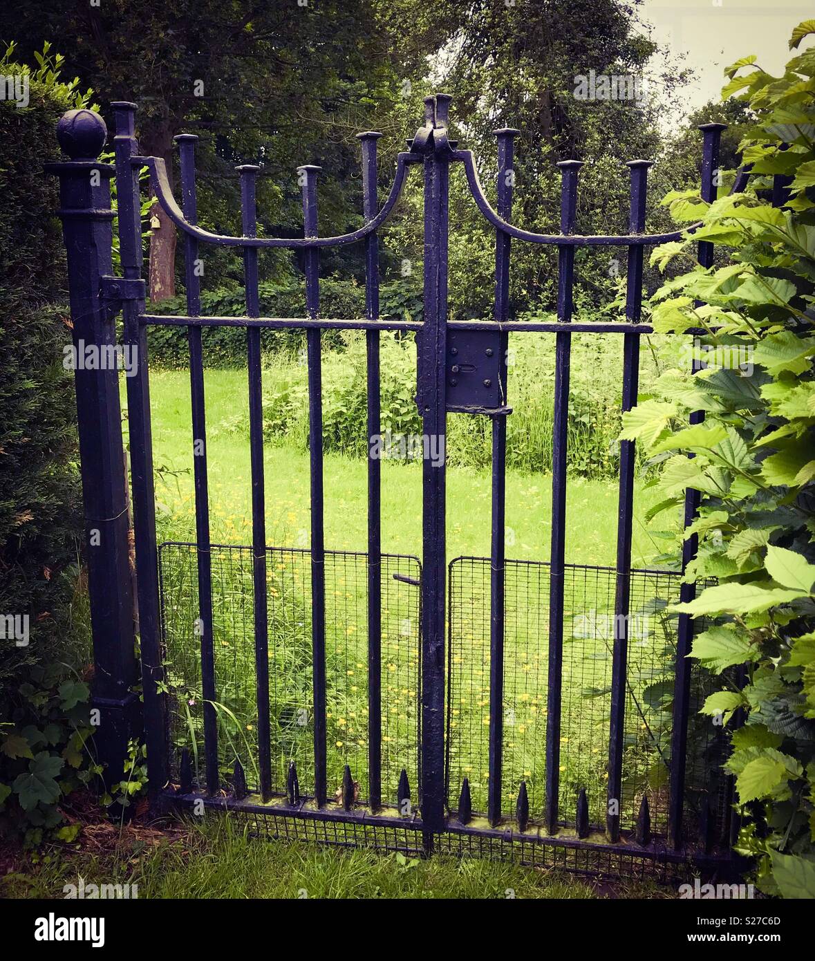 Victorian Gates High Resolution Stock Photography And Images Alamy
