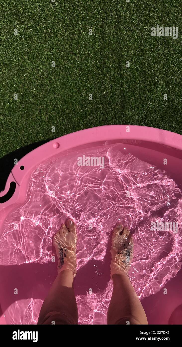 pink paddling pool
