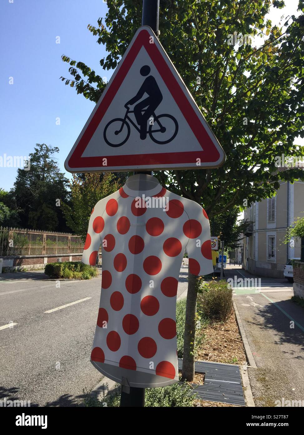 Polka dot jersey roadside decoration on the route of the 2018 Tour de France,  Vernon, Normandy, France Stock Photo - Alamy
