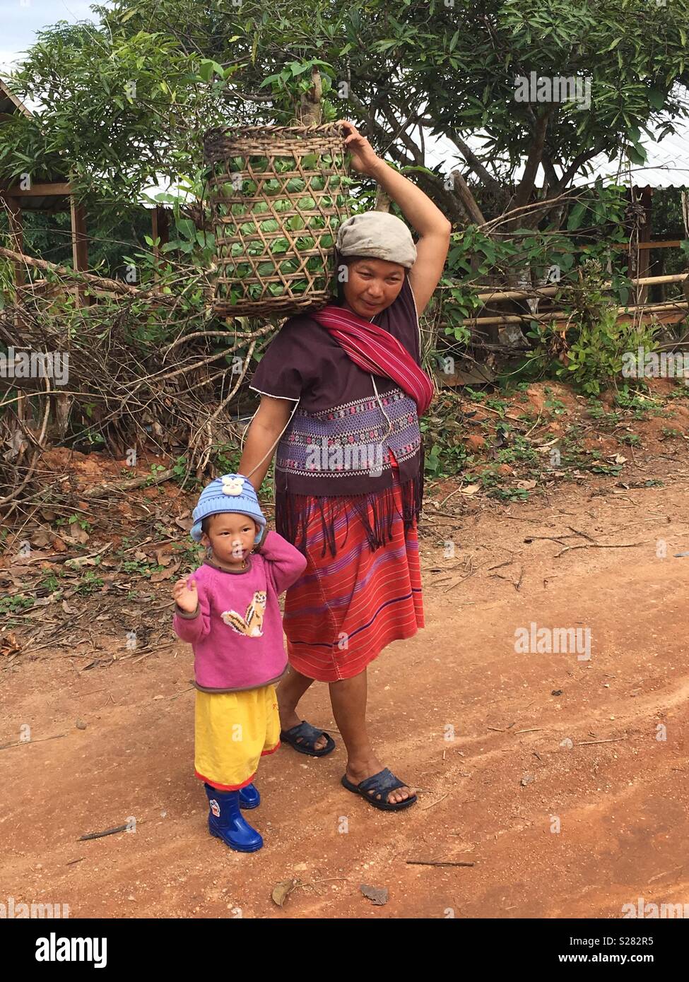 Karen hill tribe hi-res stock photography and images - Alamy