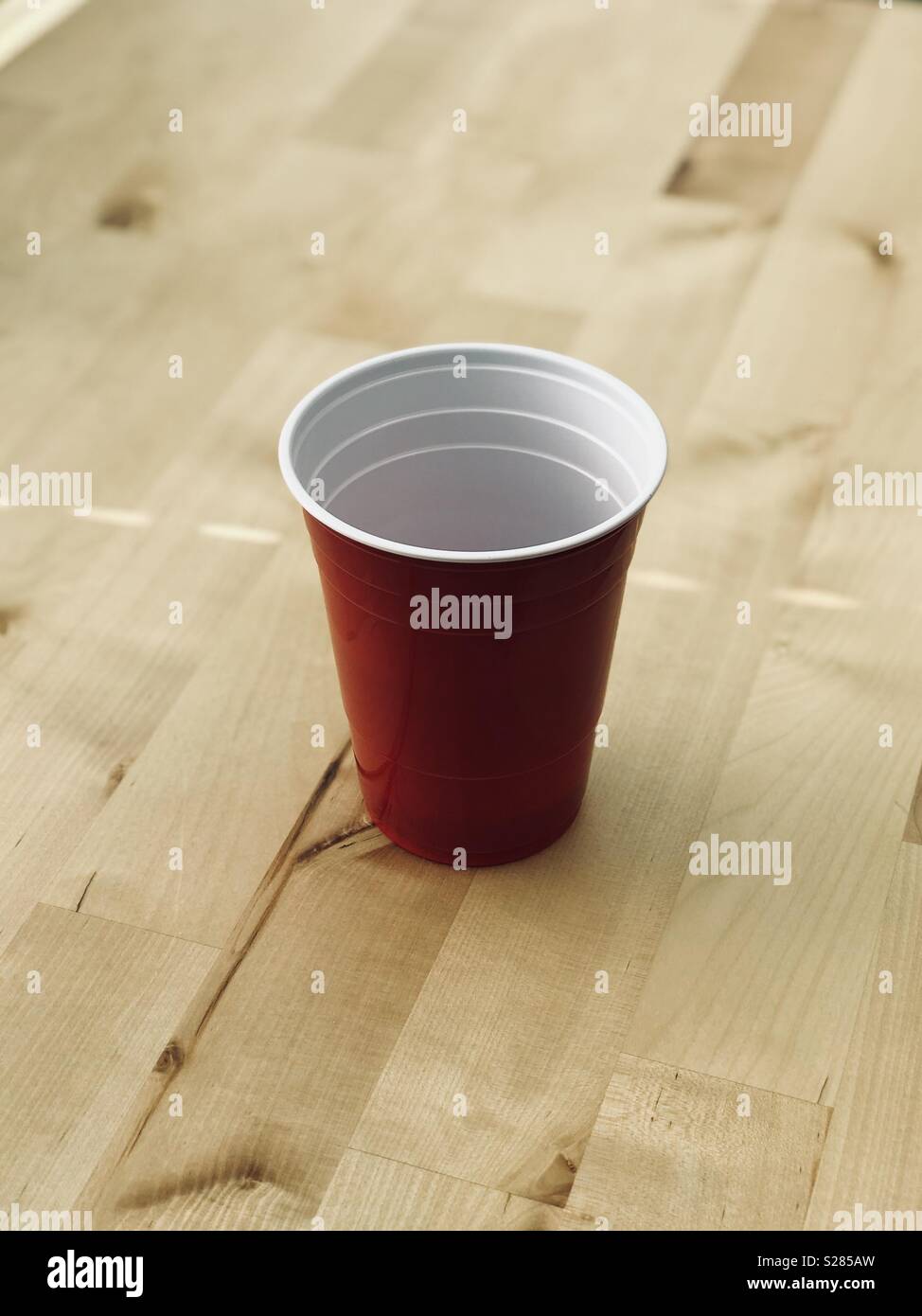https://c8.alamy.com/comp/S285AW/red-solo-cup-S285AW.jpg