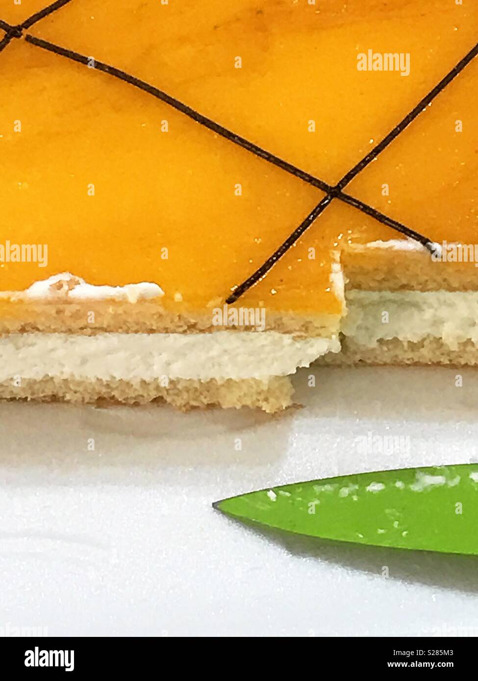 Cutting a cake hires stock photography and images Alamy