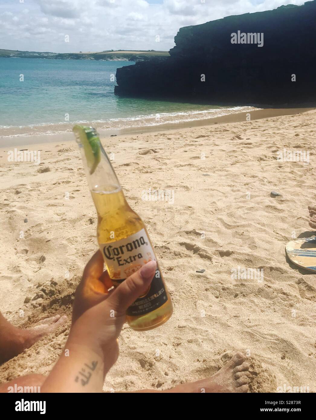 Beer on the beach Stock Photo Alamy