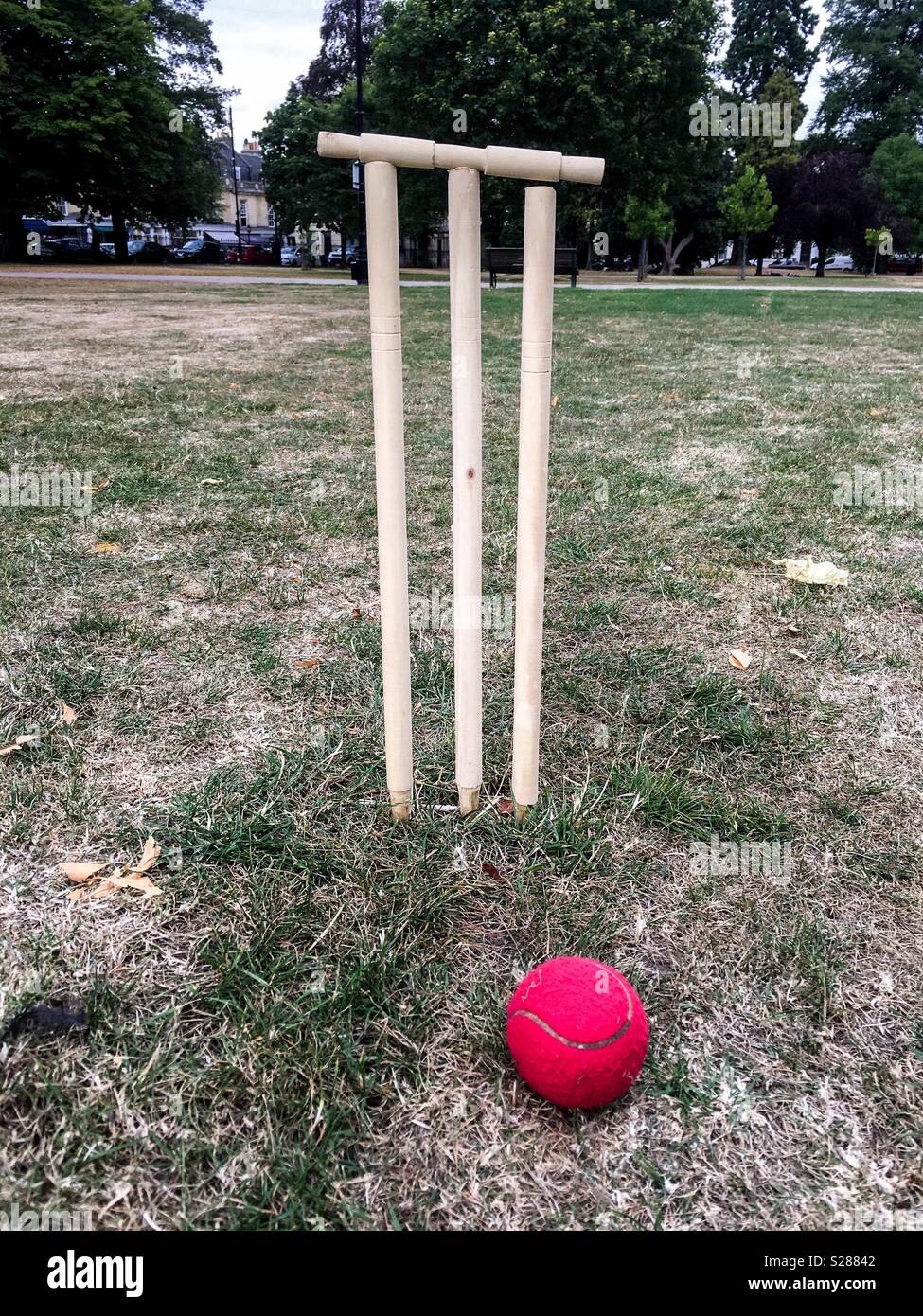 Cricket stumps ball bails hires stock photography and images Alamy