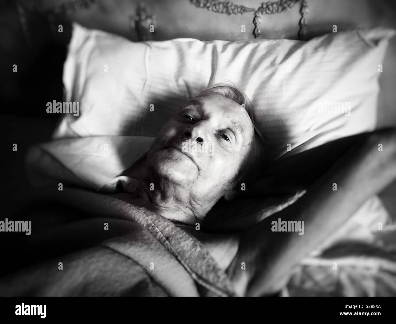 94-year old man who can’t sleep, Suffolk, England (summer 2018) Stock Photo