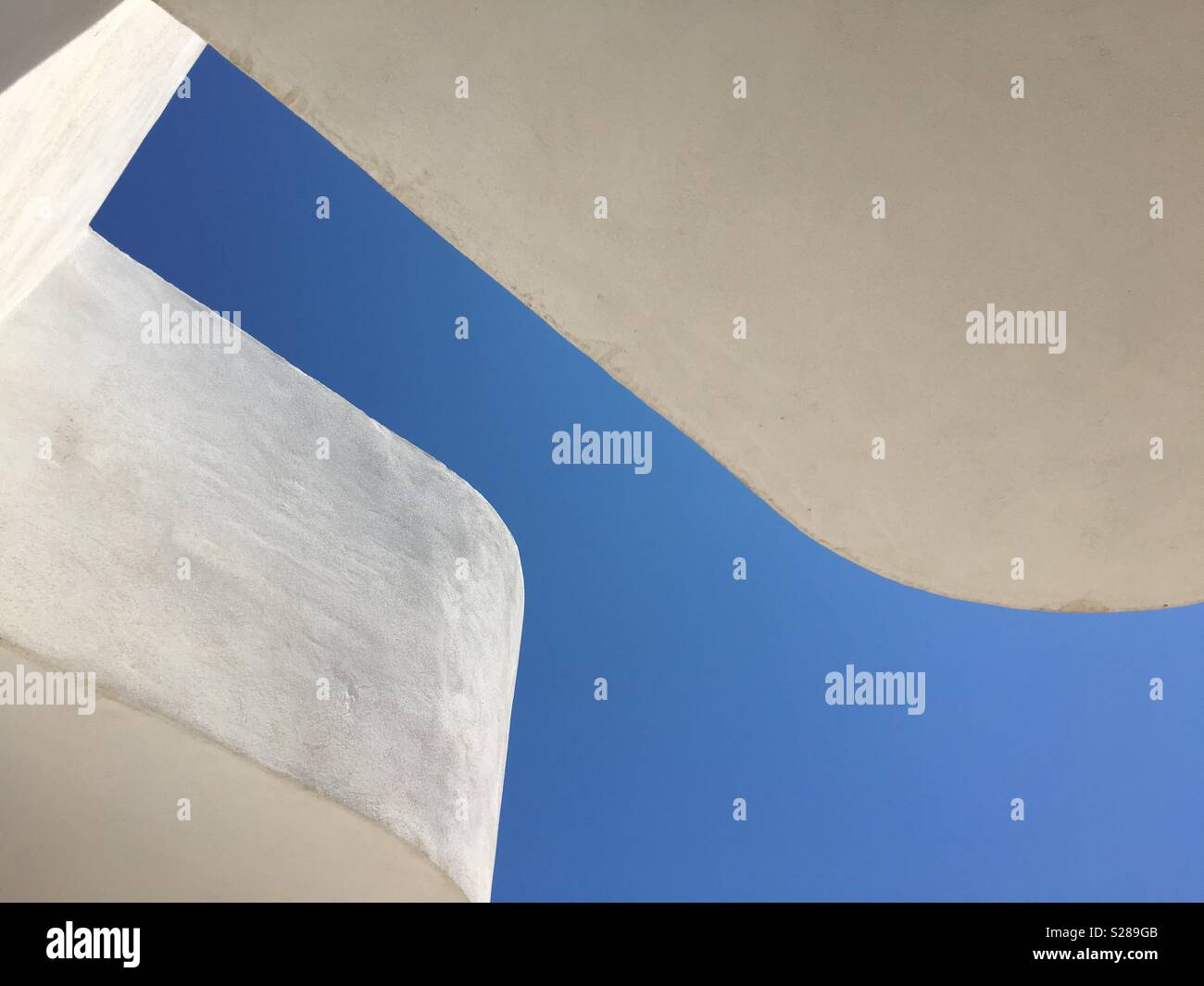 Concrete walls hi-res stock photography and images - Alamy