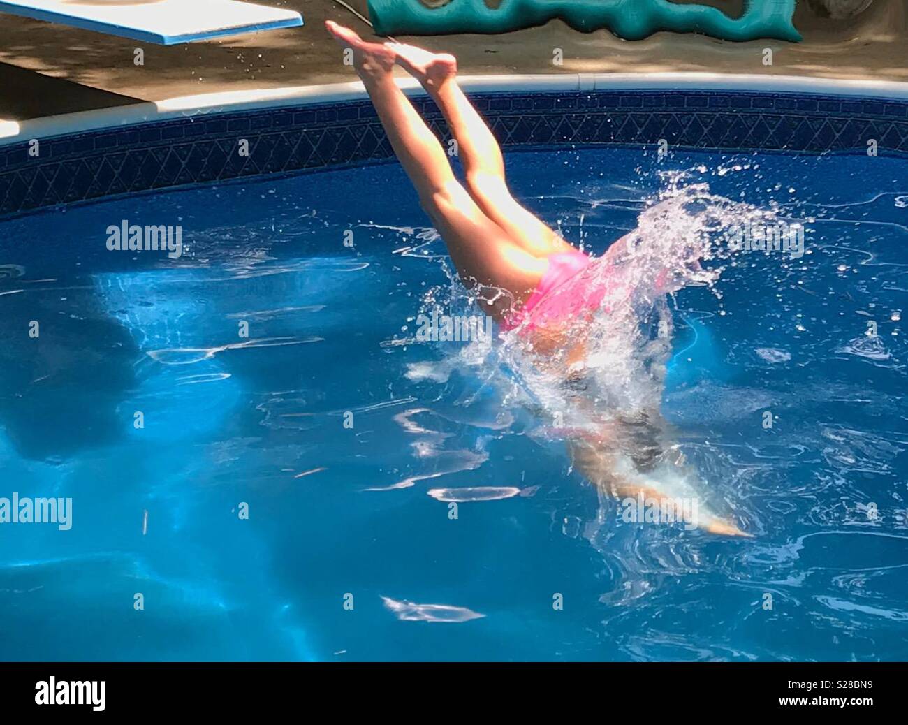 Do Diving Pool Diving in pool Stock Photo - Alamy