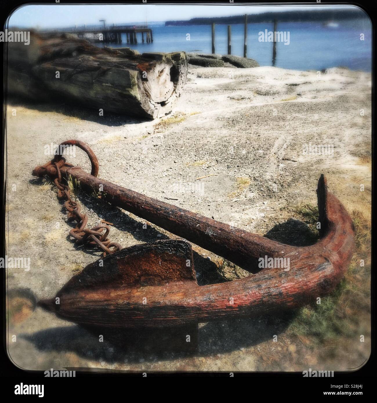 Rusted anchor hi-res stock photography and images - Alamy