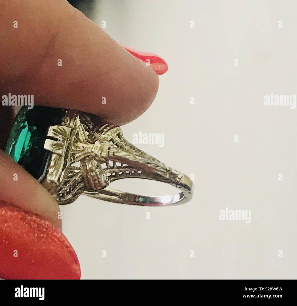 Emerald Gold Ring High Resolution Stock Photography and Images - Alamy
