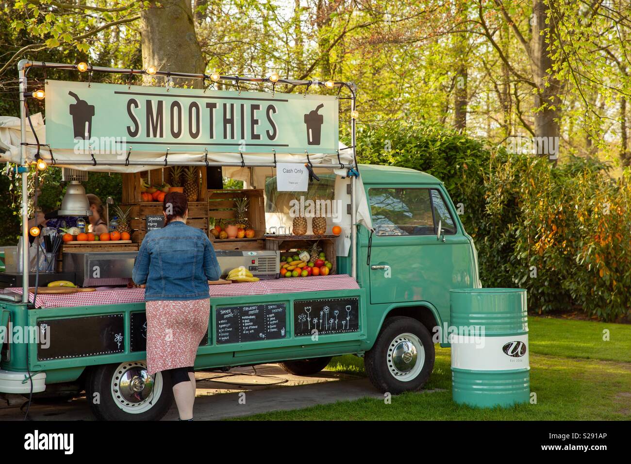 Street food car Stock Photo - Alamy