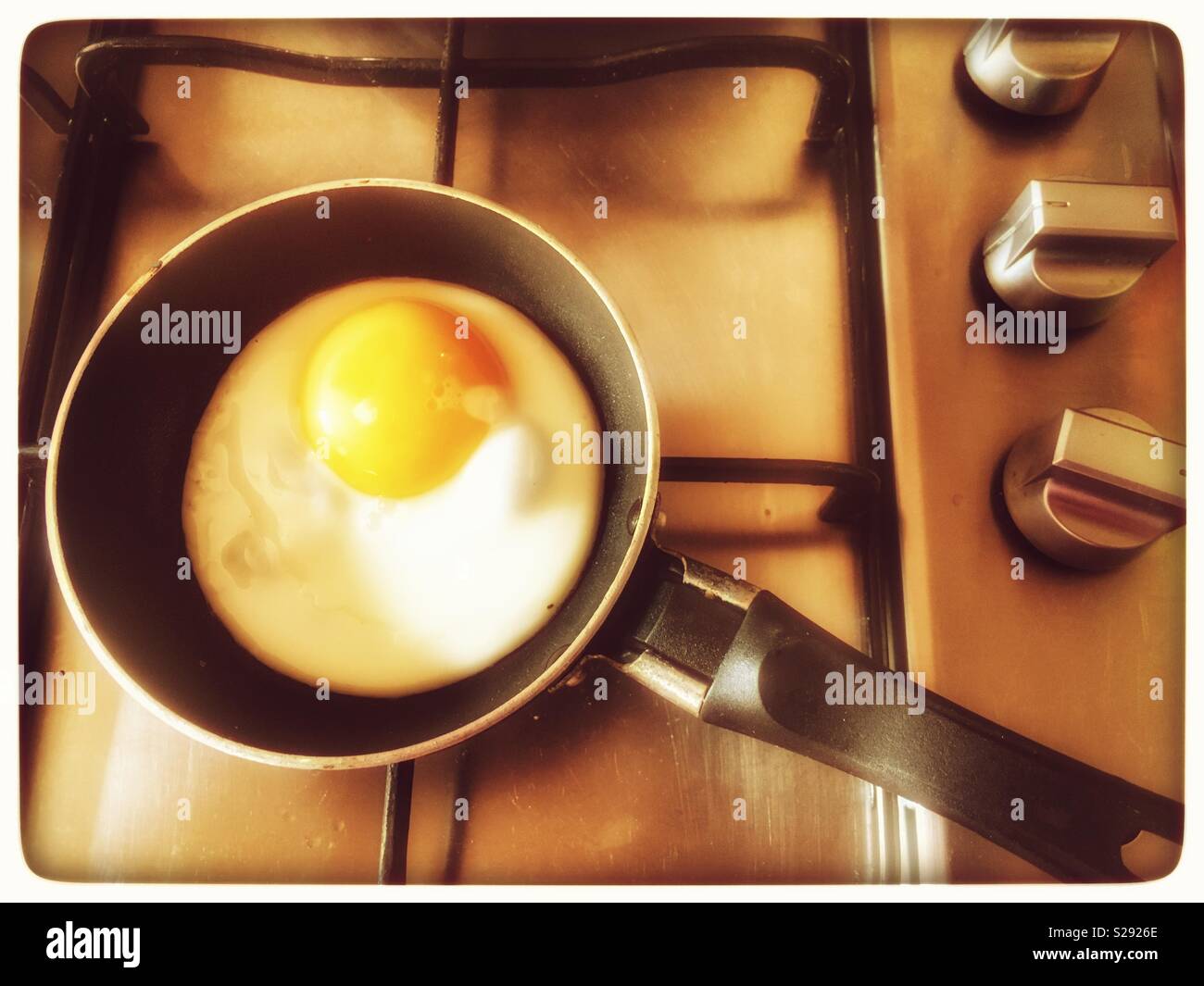 Single egg frying pan Stock Photo Alamy