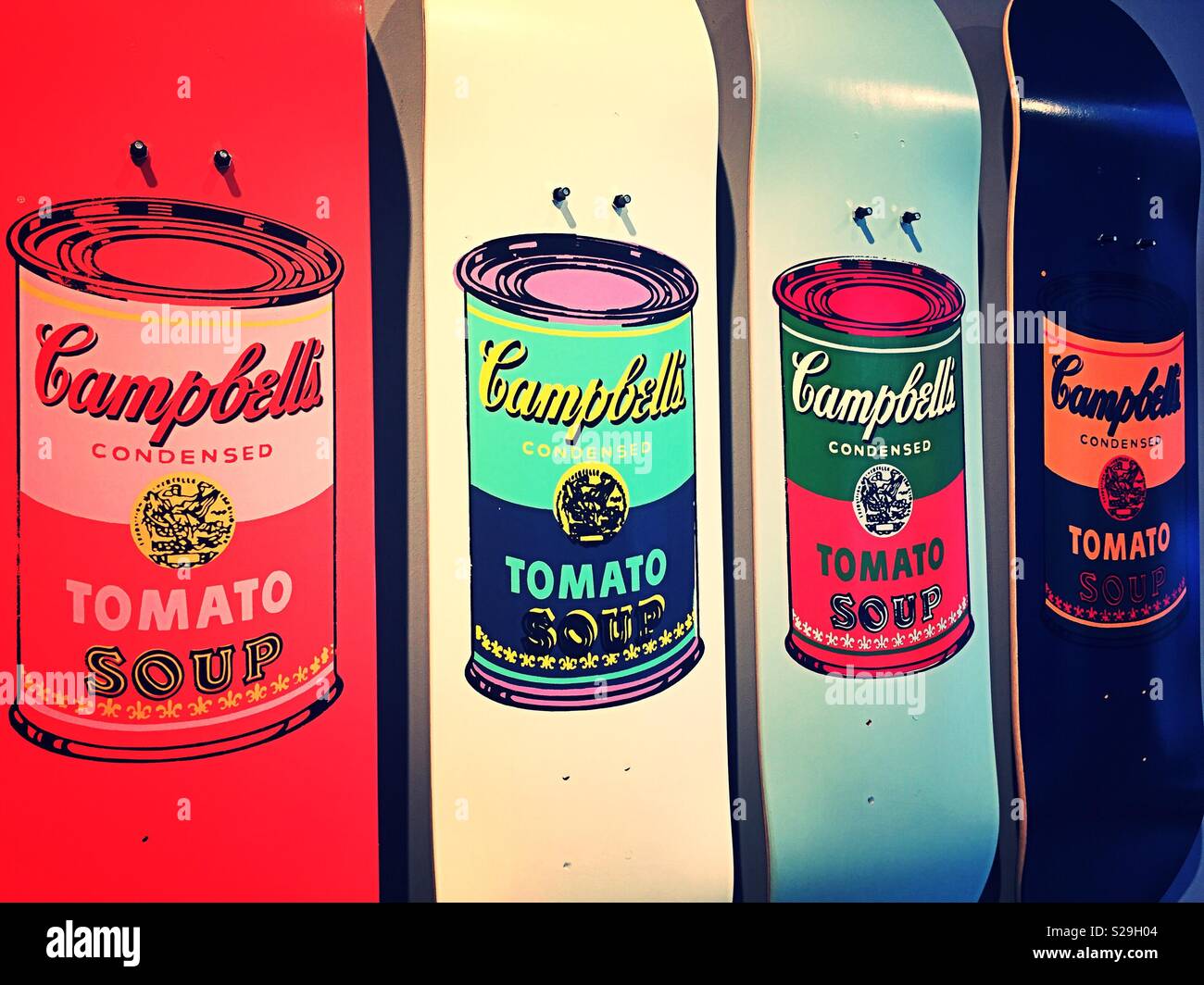 Andy warhol campbells soup cans hi-res stock photography and images - Alamy