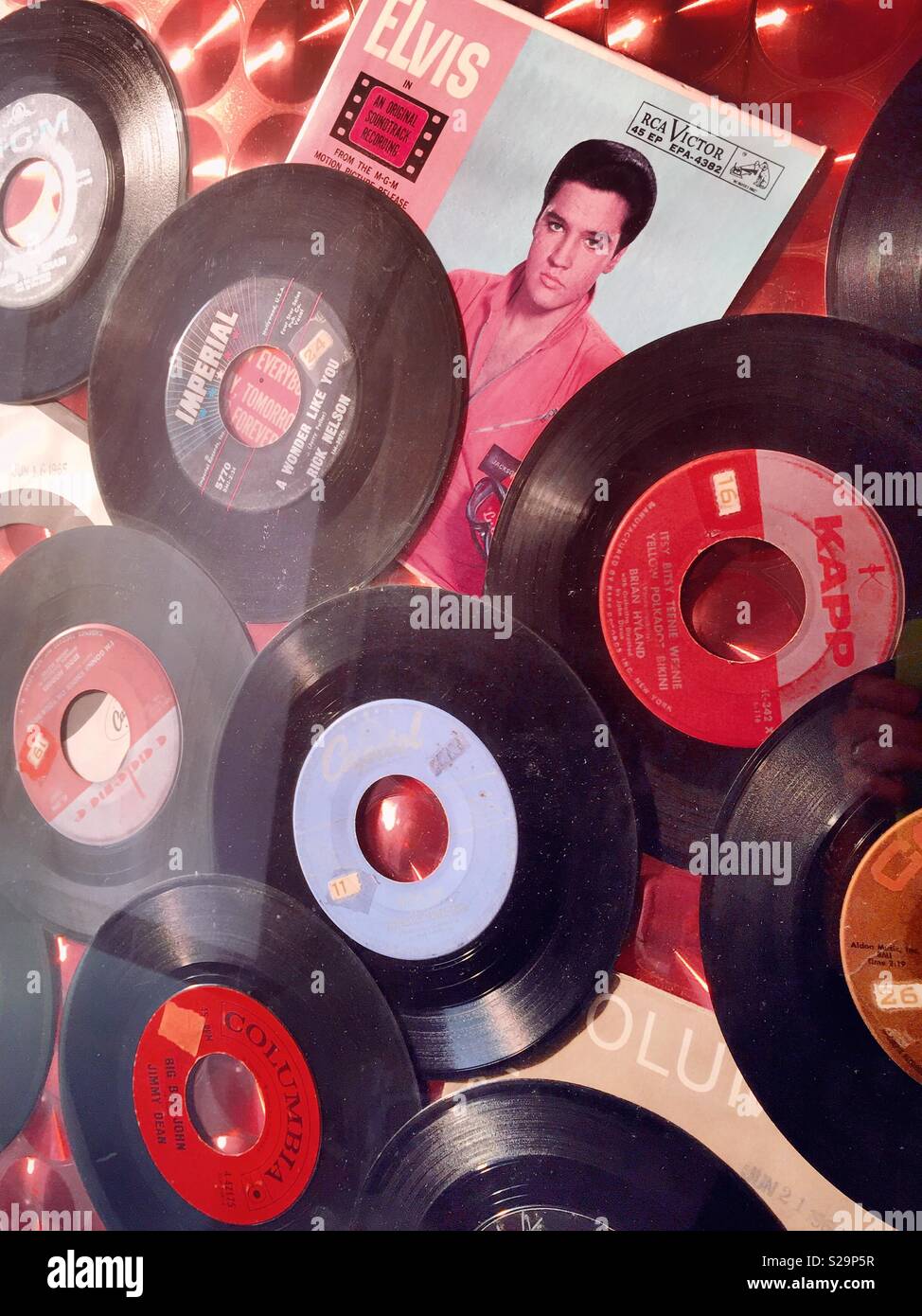 Vintage vinyl hi-res and images -
